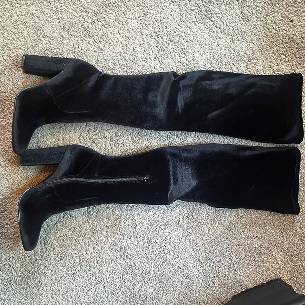 BRAND NEW BLACK, THIGH HIGH CHINESE LAUNDRY BOOTS - size US 7.5 - $25